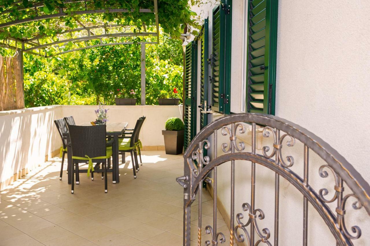 Apartments Stipisic Hvar Town Exterior photo