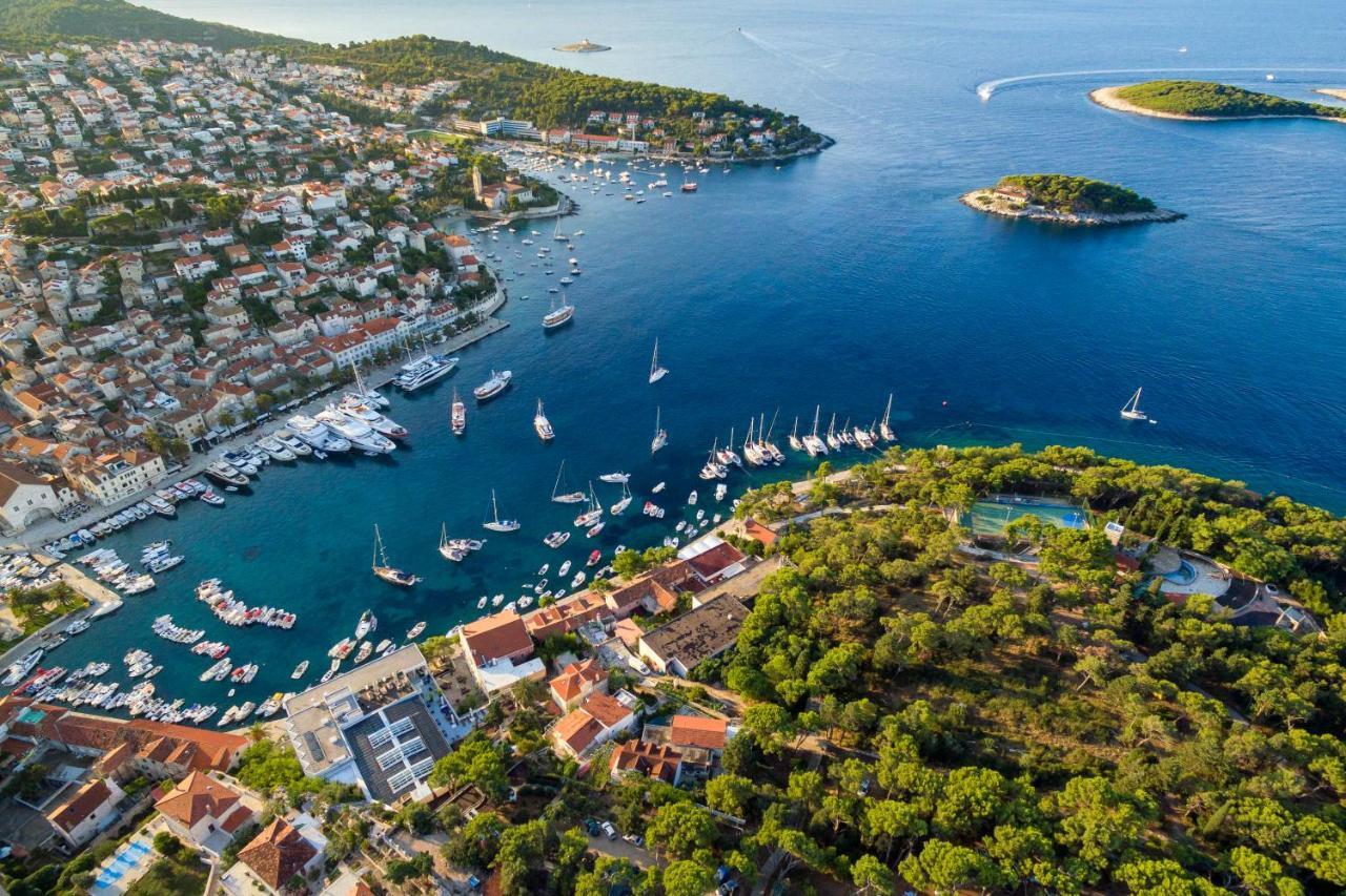Apartments Stipisic Hvar Town Exterior photo